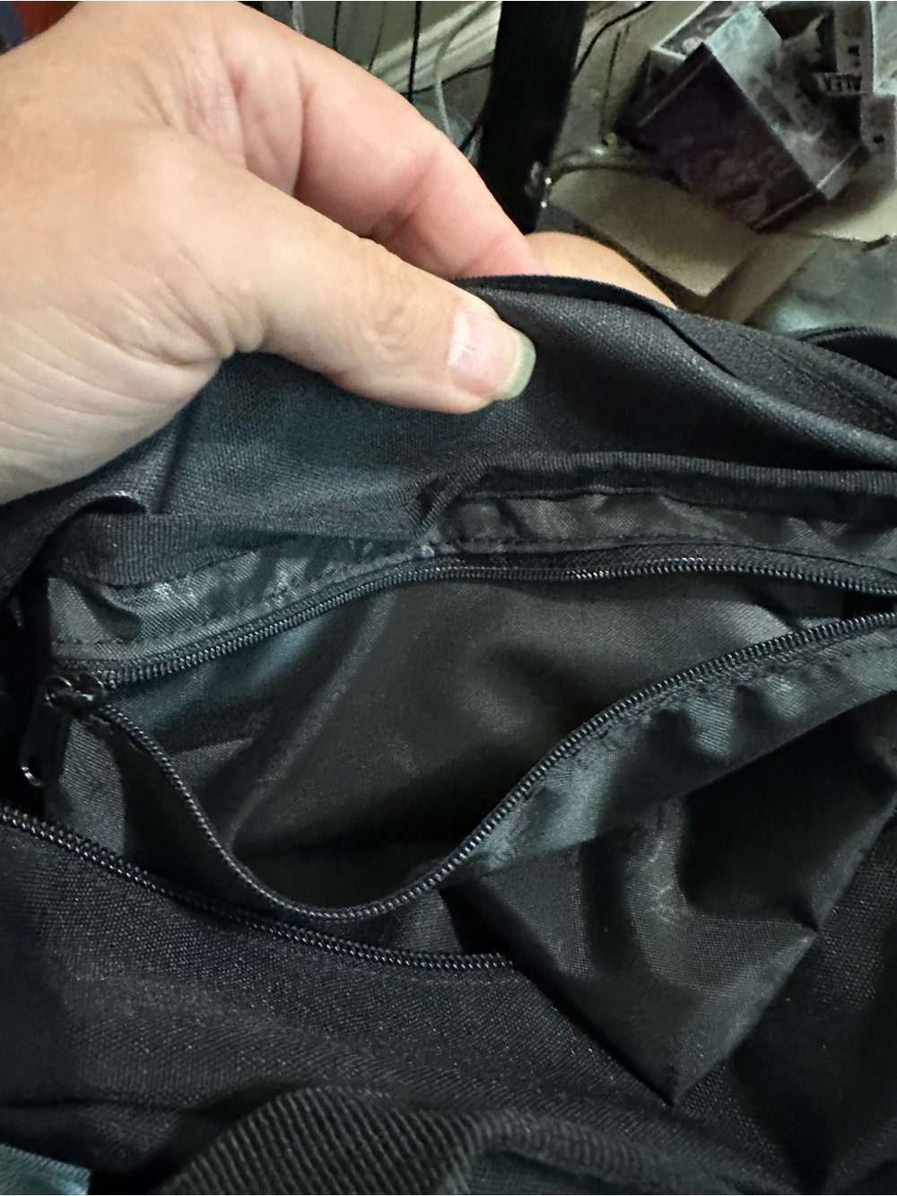 JanSport Weekender Mini Duffel Bag Black - Picture 4 of 9